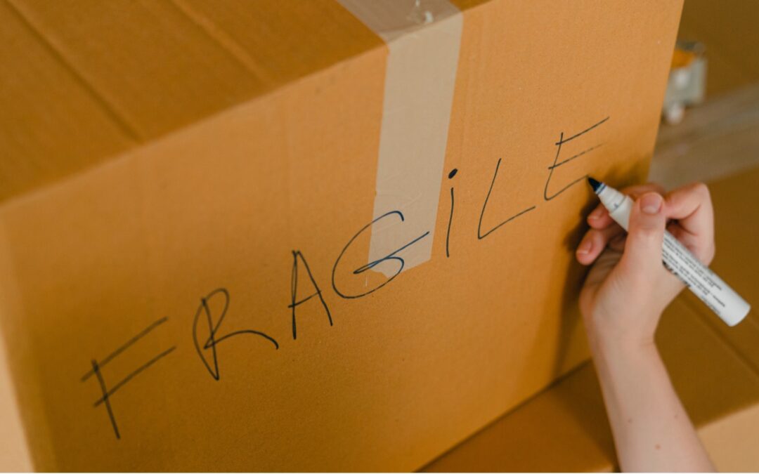 21 Essential Tips for Packing Fragile Items