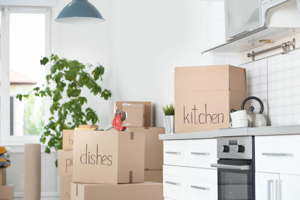 how to pack kitchen items